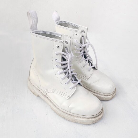 Dr. Martens 1460 8-Eye Boot in Monochrome White Smooth Leather - Picture 3 of 7